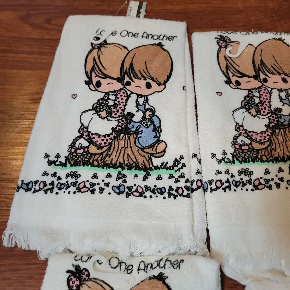 NWTs Vintage Precious Moments Kitchen Linen Set - 4 Kitchen Towels